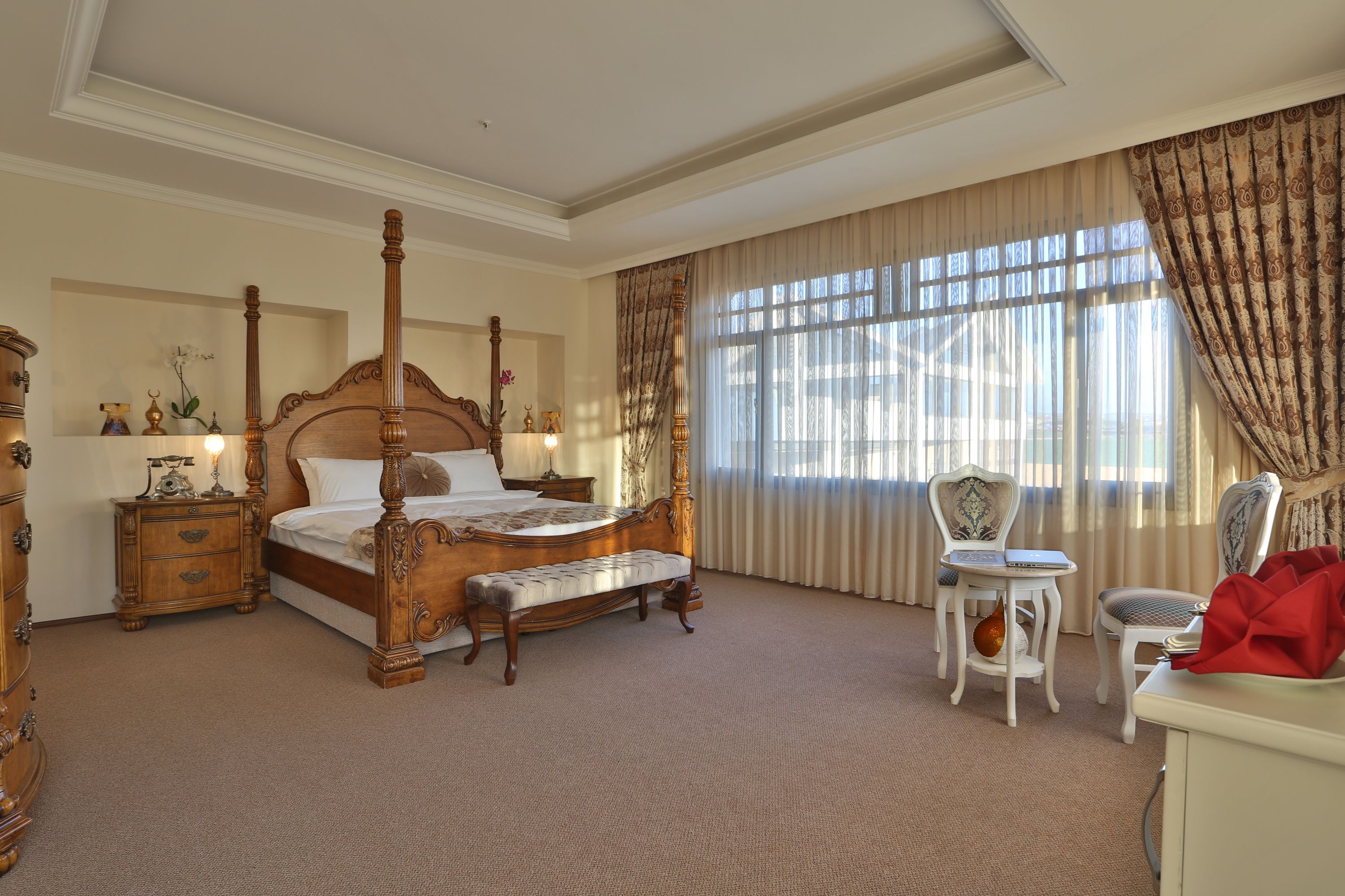 Deluxe Room, 1 Bedroom, Corner | Egyptian cotton sheets, premium bedding, down comforters, pillowtop beds