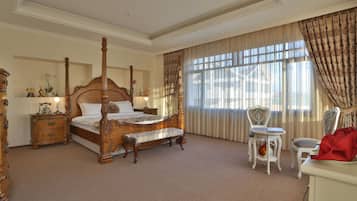 华丽客房, 1 间卧室, 转角 | 埃及棉床单、高档床上用品、羽绒被、加厚床垫