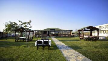 2 间餐厅,供应早餐