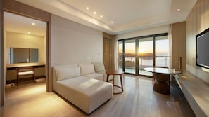 Minibar, két bảo mật tại phòng, bàn 