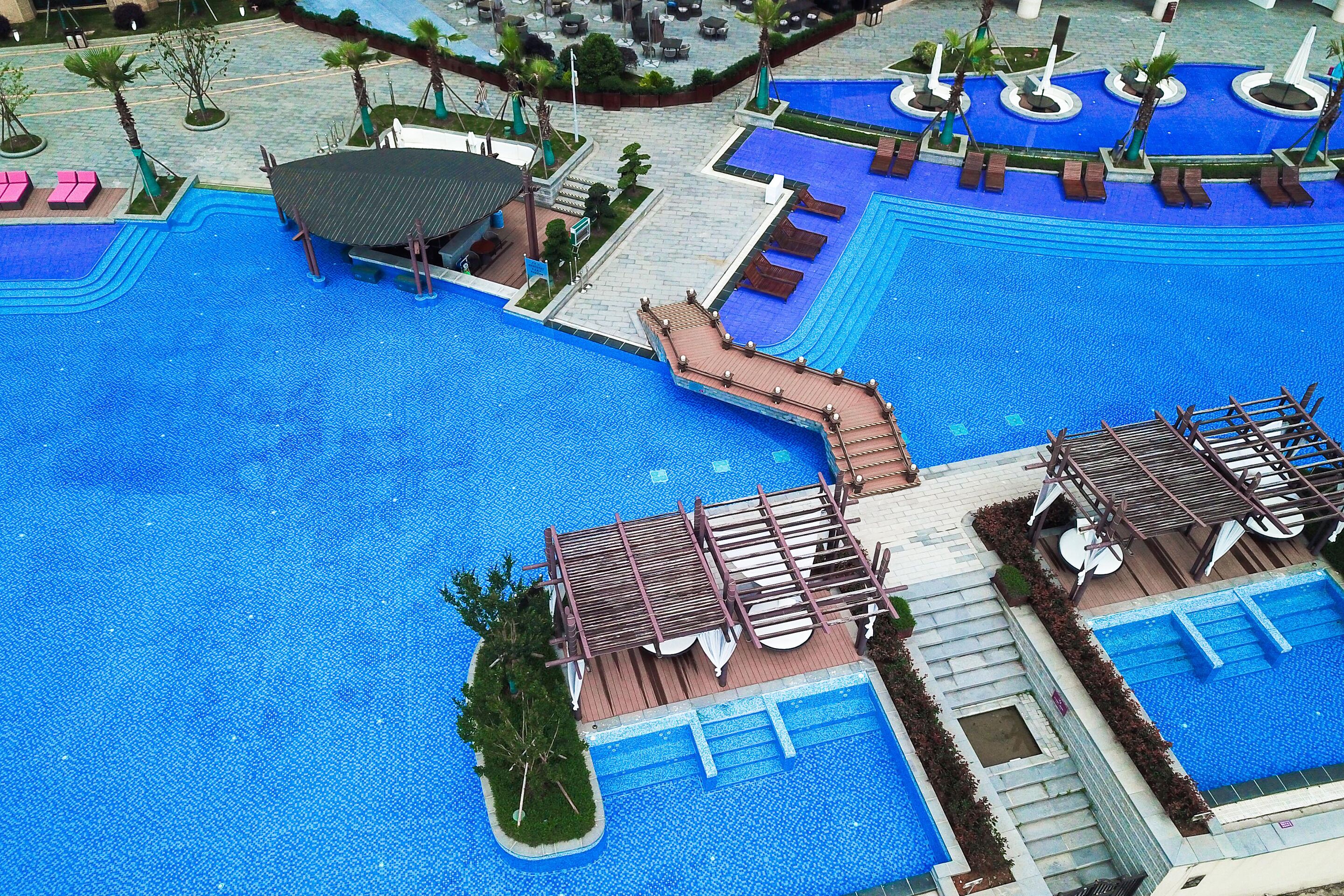 室內泳池、室外泳池