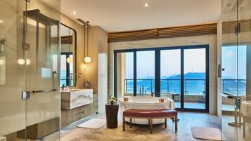 Presidential Suite | 1 bedroom, minibar, in-room safe, desk