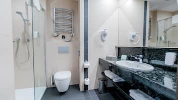 Premium Room, 1 King Bed | Bathroom