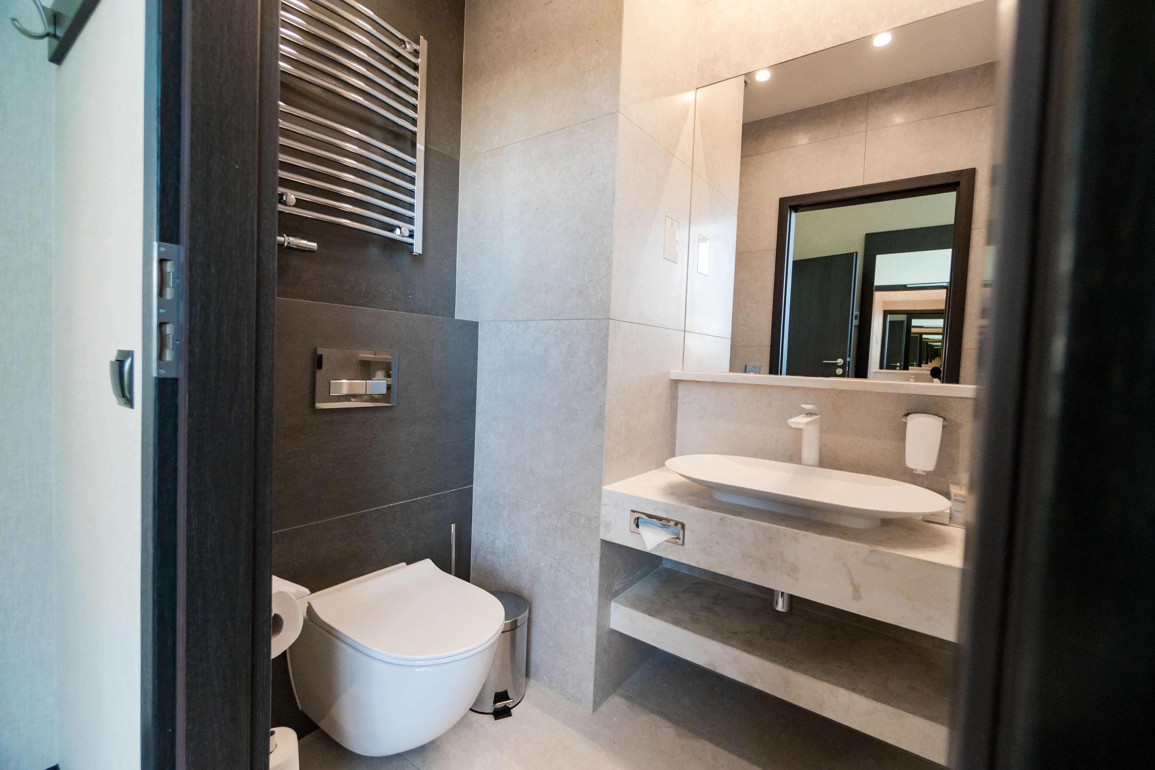 separate bathtub and shower, deep-soaking bathtub, free toiletries