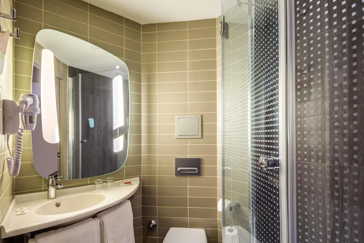 Ropa de cama hipoalergénica y minibar