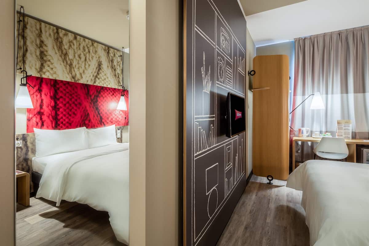 Standard Double Room, 1 Double Bed | Hypo-allergenic bedding, minibar, in-room safe, desk