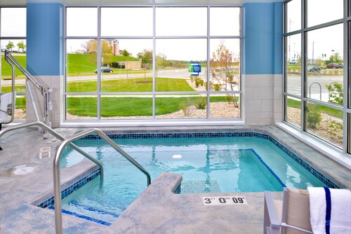 Holiday Inn Express & Suites Madison by IHG