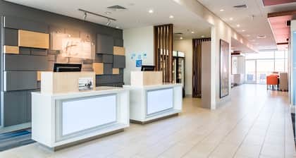 Holiday Inn Express & Suites Madison by IHG