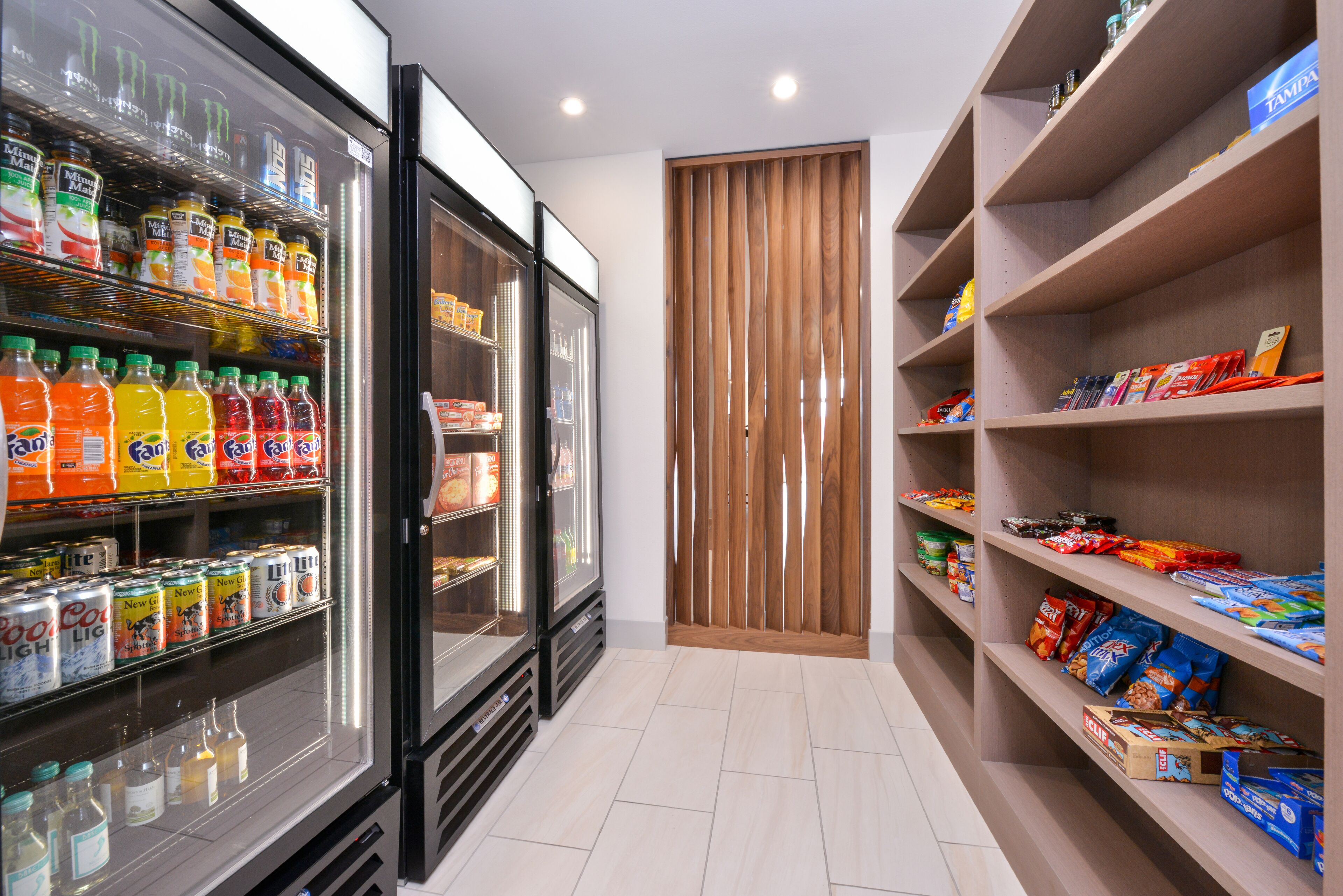 Photo - Holiday Inn Express & Suites Madison by IHG