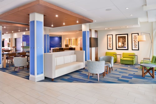Holiday Inn Express & Suites Madison by IHG