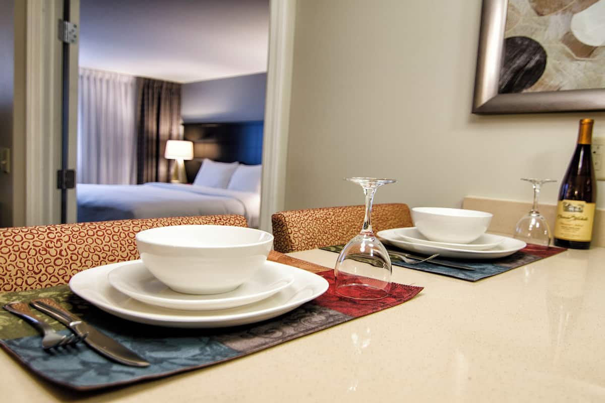 1 bedroom, in-room safe, desk, iron/ironing board