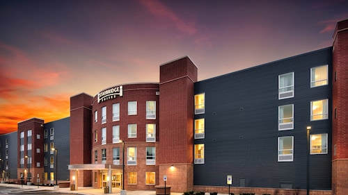 Staybridge Suites Marquette by IHG