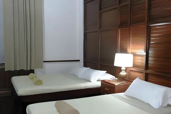 Superior Triple Room | Egyptian cotton sheets, pillowtop beds, desk, blackout drapes