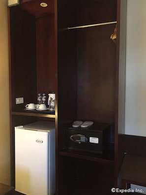 Mini fridge