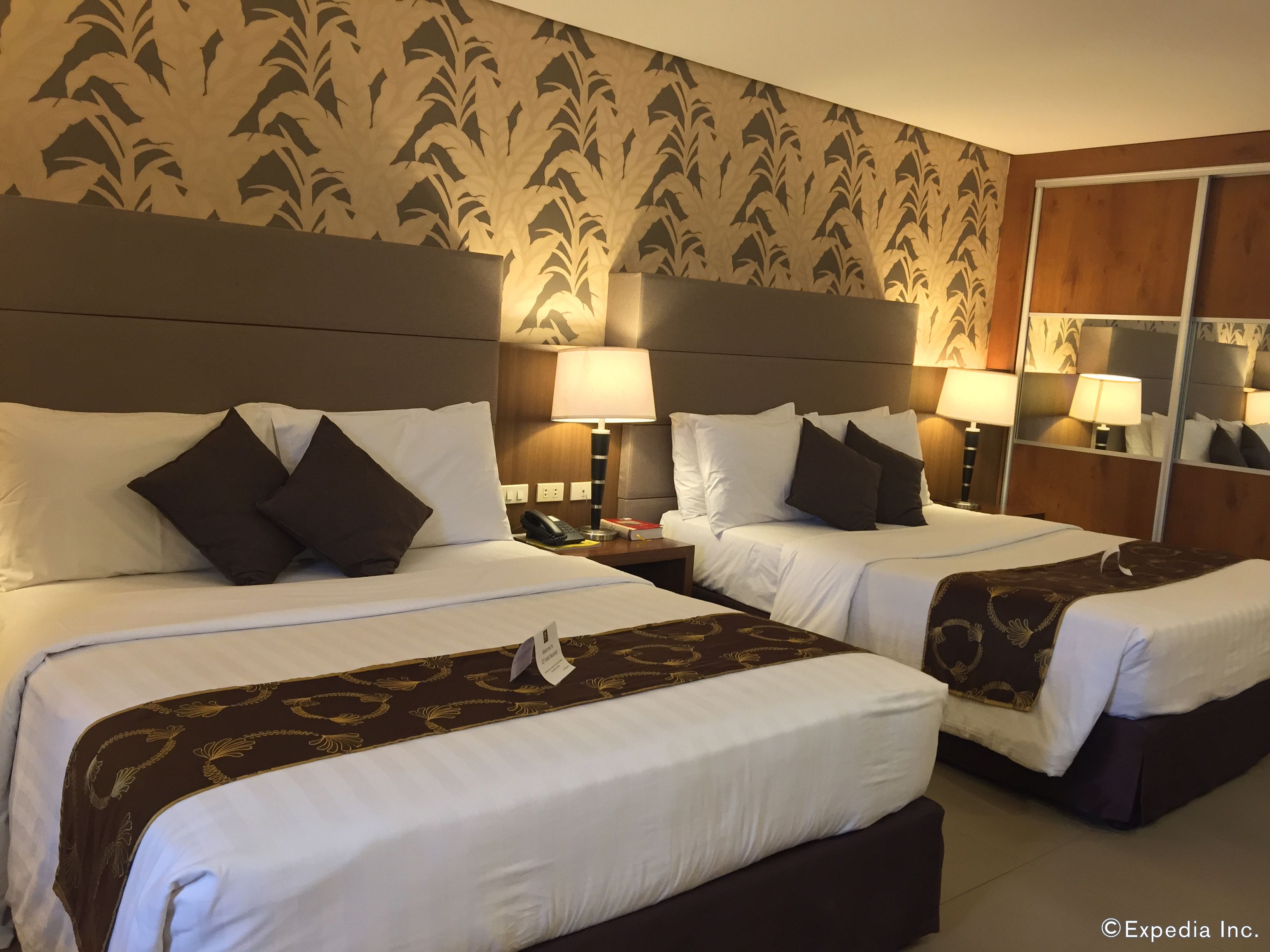 in-room safe, desk, free wifi, bed sheets