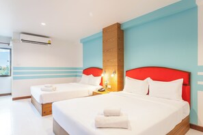 Family Room | Desk, free WiFi, bed sheets - We Briza Hotel Chiangmai (Chiang Mai)