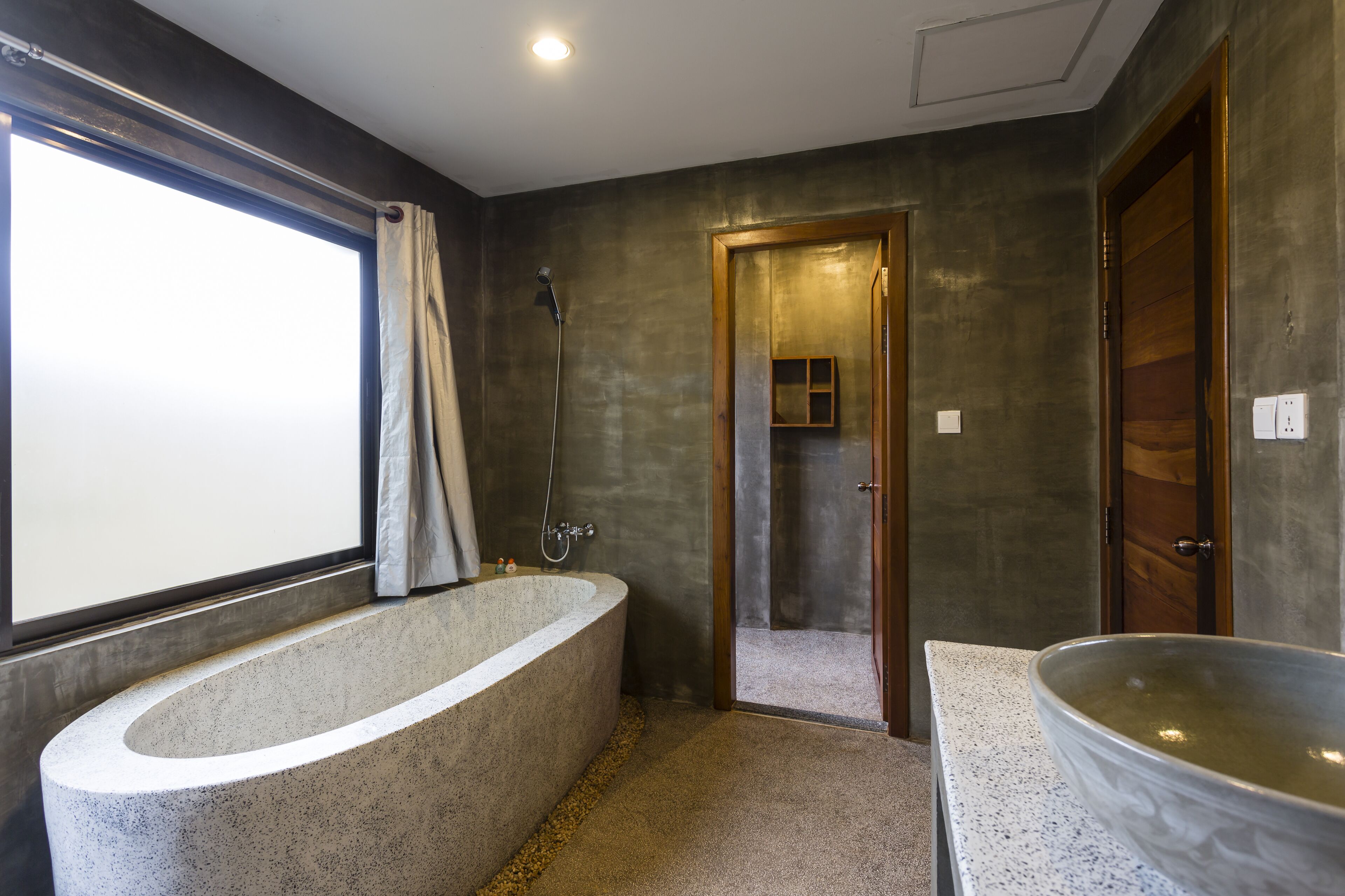 combined shower/bathtub, free toiletries, hair dryer, bathrobes