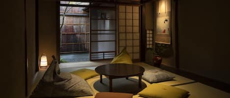 傳統獨棟房屋, 3 間臥室, 非吸煙房, 花園景觀 | 起居區 | 平面電視