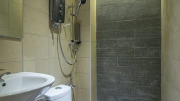 Shower, free toiletries, towels