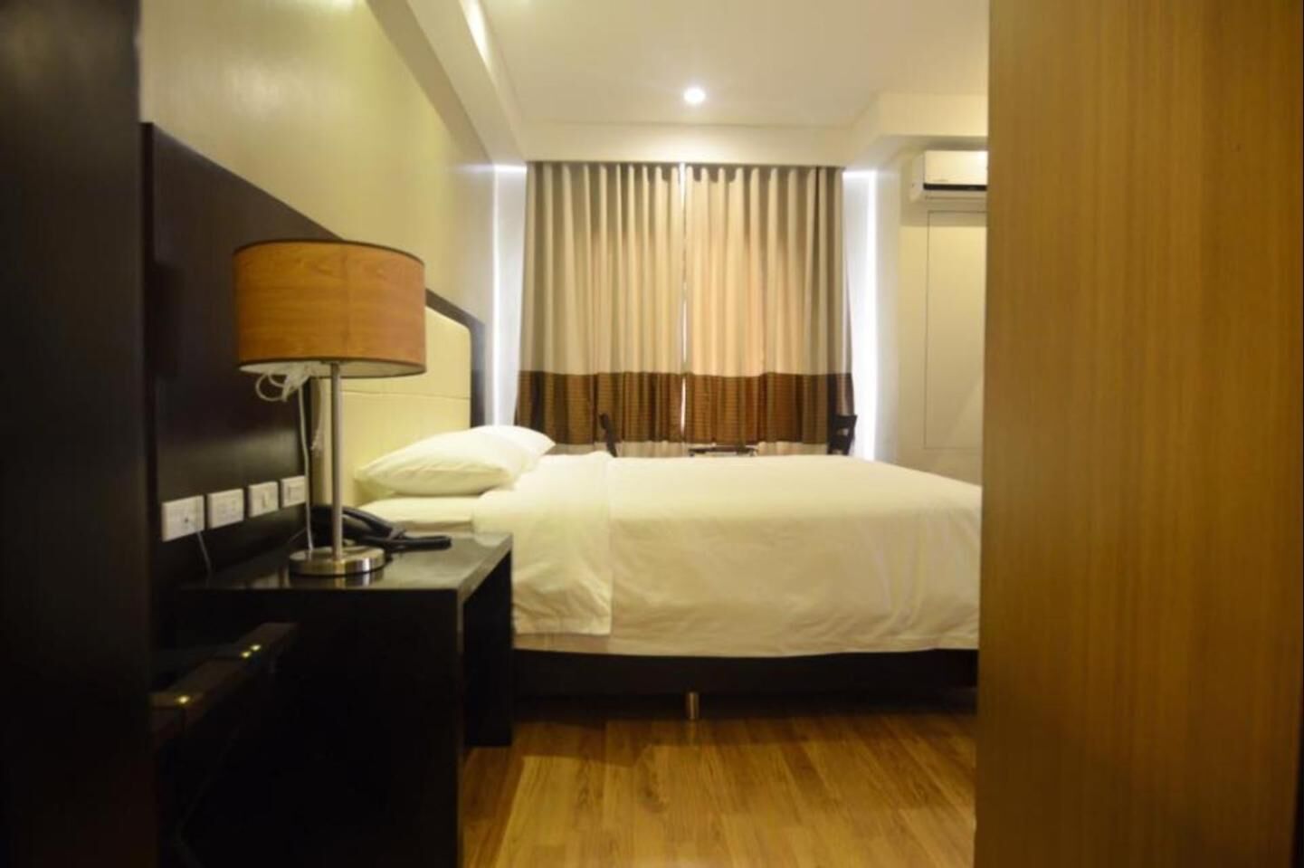in-room safe, desk, soundproofing, rollaway beds