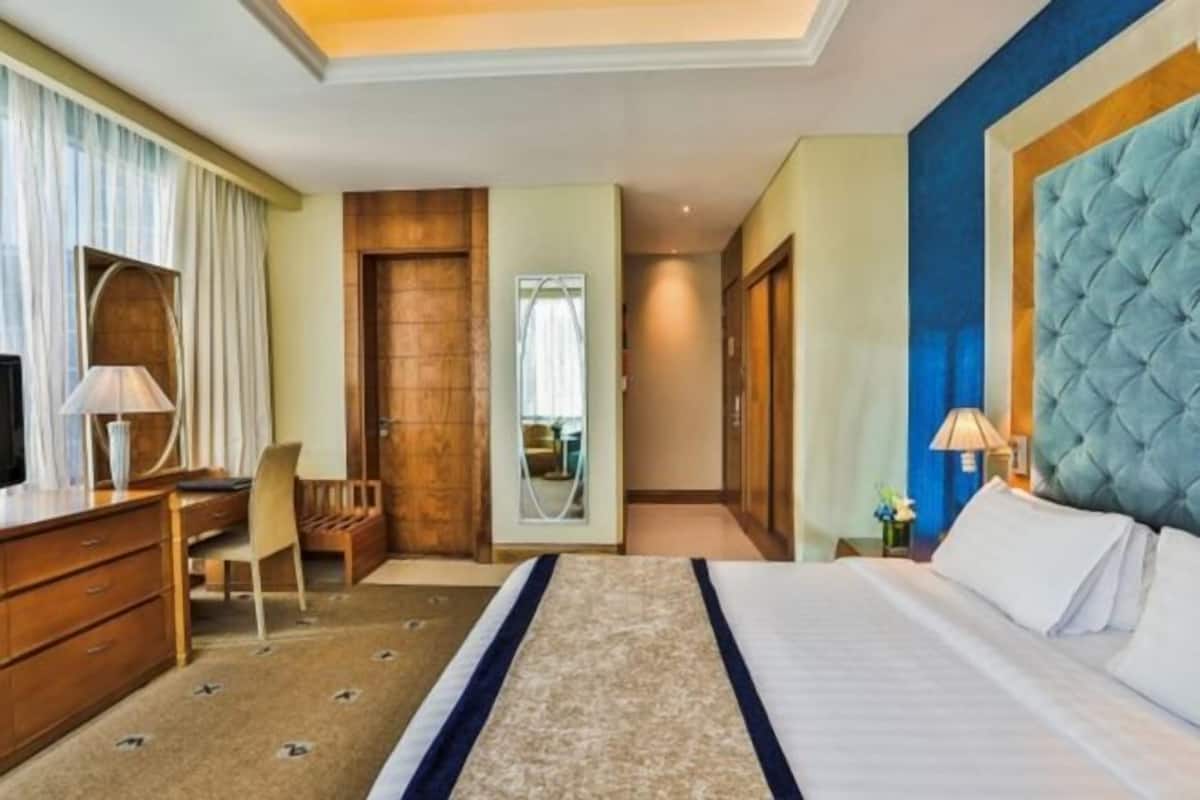 Minibar, in-room safe, desk, blackout curtains