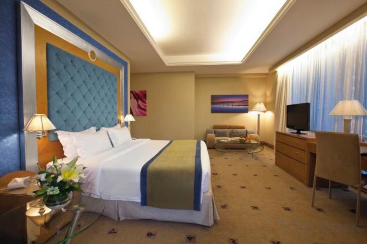Minibar, in-room safe, desk, blackout drapes