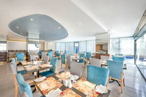 Daily buffet breakfast (AED 55 per person) - Social Hotel (Dubai)