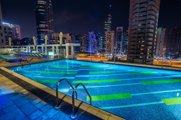 Outdoor pool, pool loungers