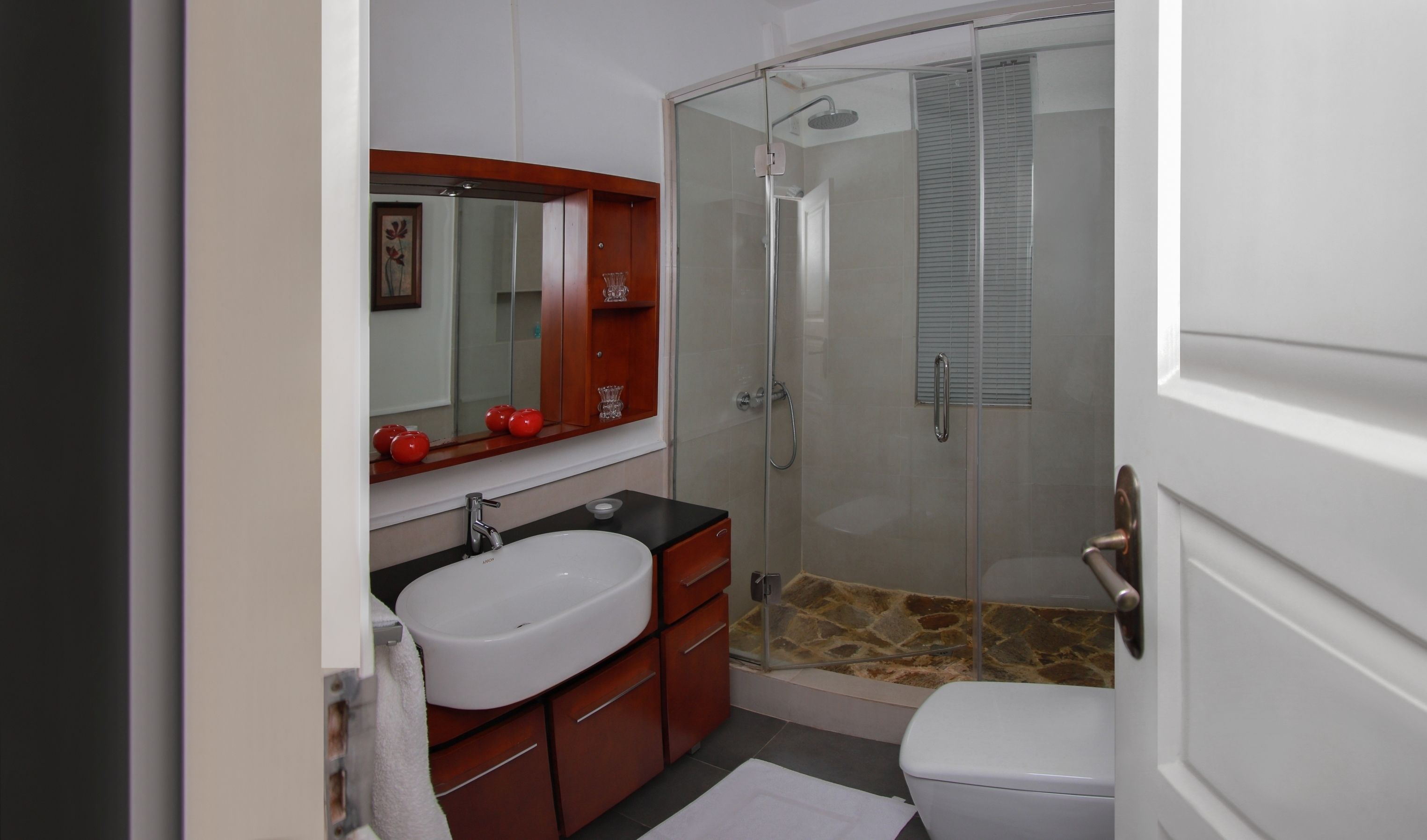 apartment (ac) | bathroom | shower, free toiletries, hair dryer, towels