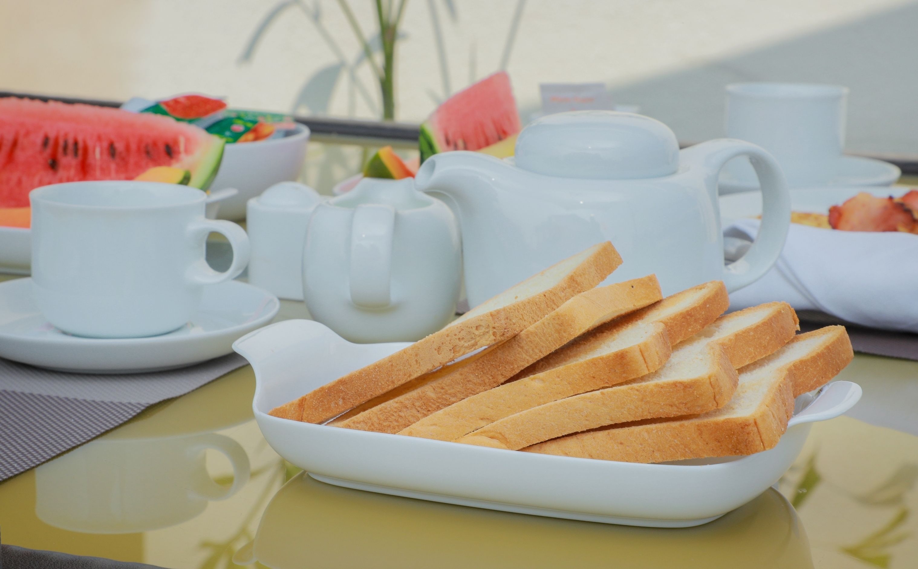 daily english breakfast (usd 7 per person)