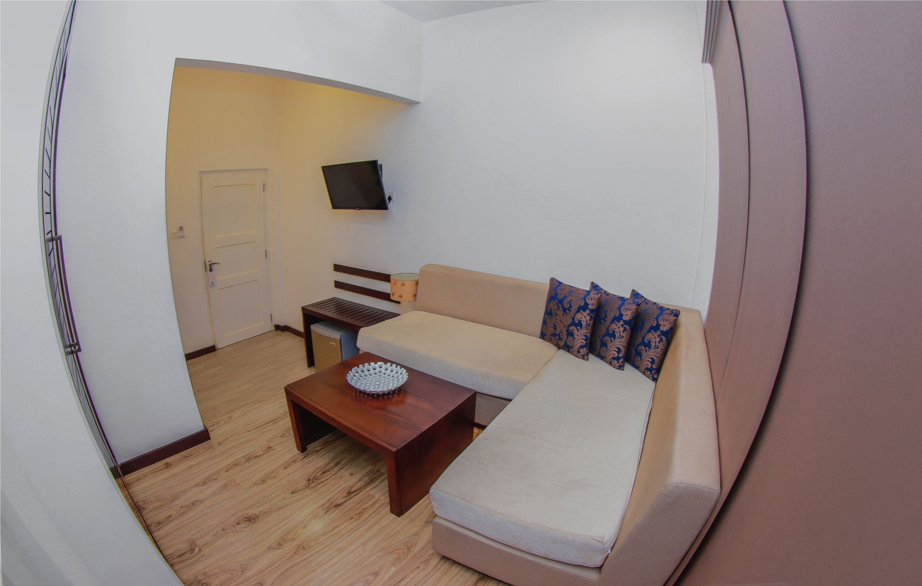 minibar, in-room safe, desk, free wifi