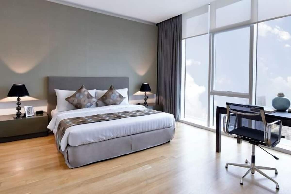 1 bedroom, in-room safe, desk, laptop workspace