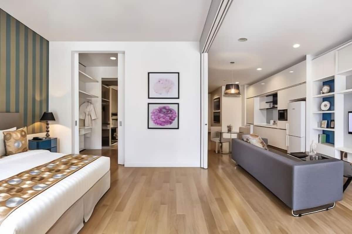 1 bedroom, in-room safe, desk, laptop workspace