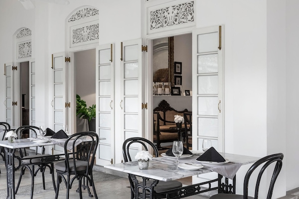 Der serveres morgenmad, frokost, aftensmad og internationale retter