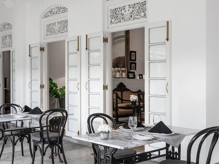 Breakfast, lunch, dinner served; international cuisine