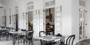 Se sirven desayunos, almuerzos, cenas y cocina internacional 