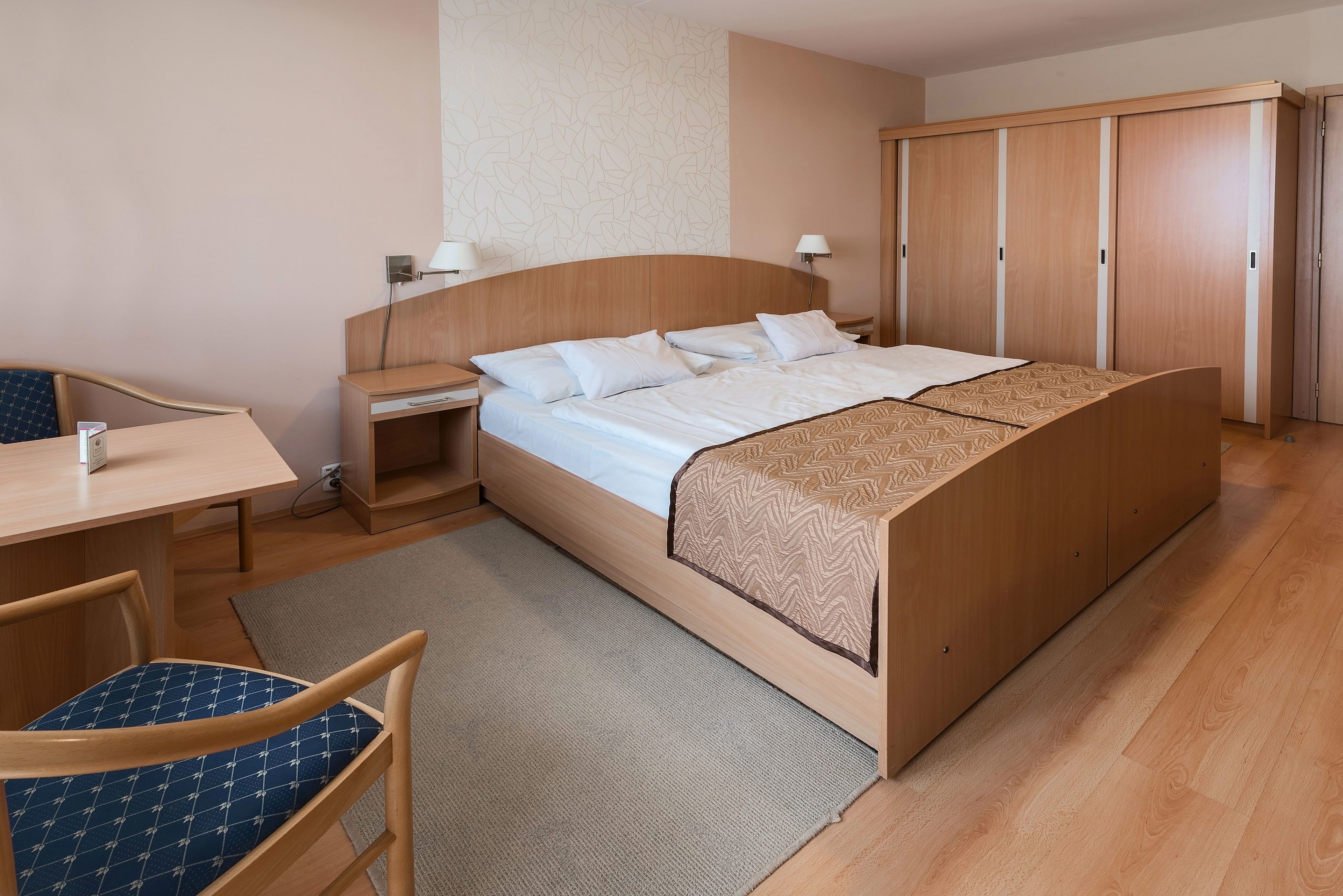 1 bedroom, in-room safe, desk, blackout curtains