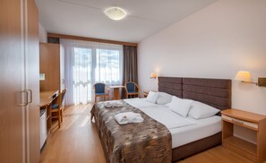 1 bedroom, in-room safe, desk, blackout drapes