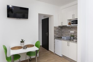 Studio, Terrace | Desk, iron/ironing board, free WiFi, bed sheets - Villa Providenca (Dubrovnik)