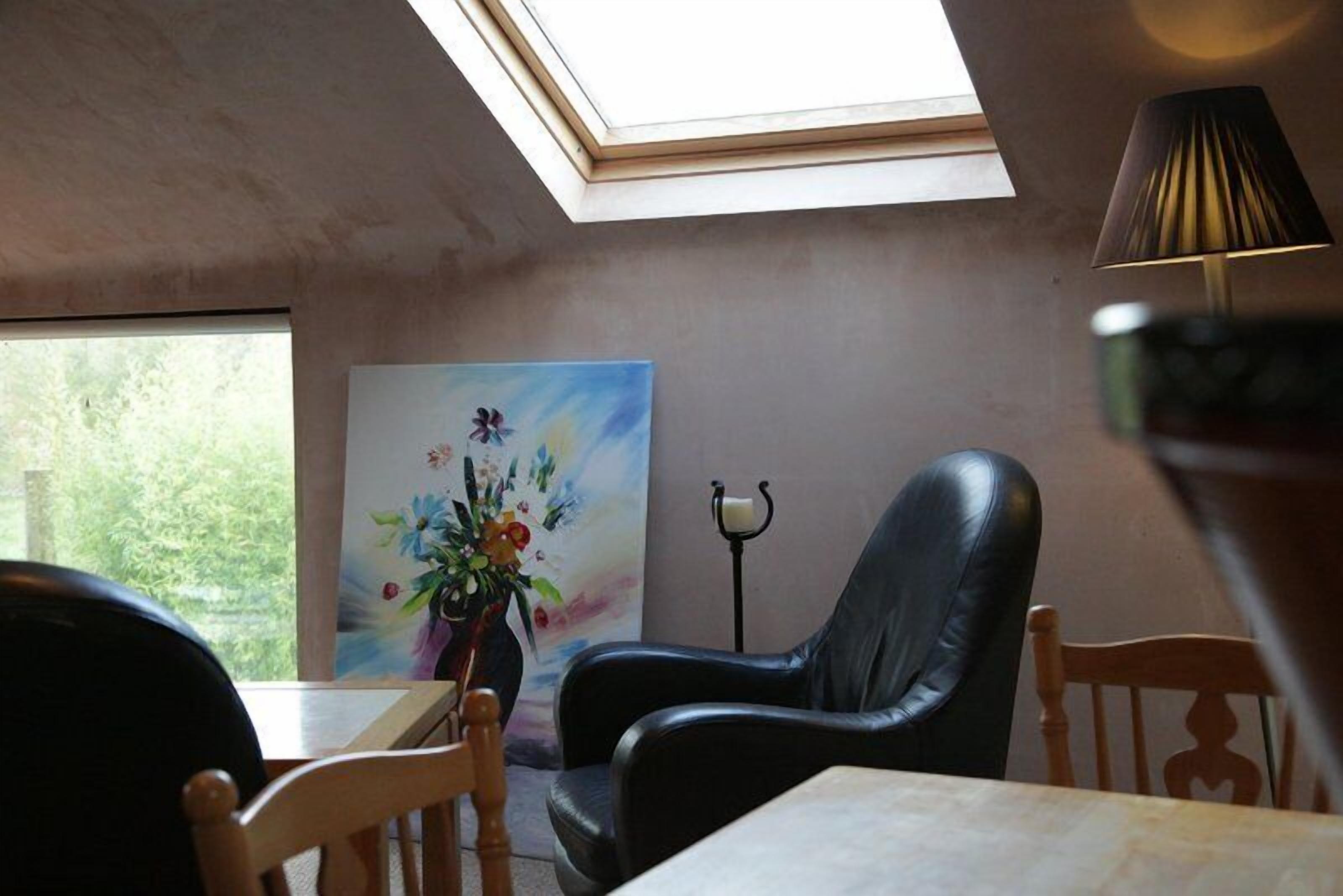 Decoración personalizada, muebles diferentes y wifi gratis 