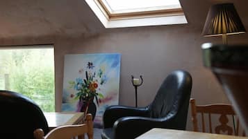 بديكورات فريدة لكل غرفة وطراز فريد لكل وحدة وواي فاي مجانًا