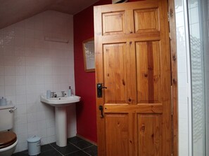 Apartment, Ensuite | Bathroom