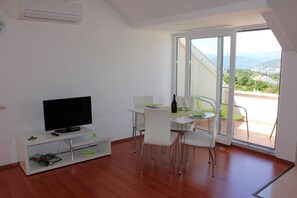 Apartment, 1 Bedroom, Balcony, Sea View | Private kitchen | Fridge, microwave, oven, stovetop - Apartments Ira (Dubrovnik)