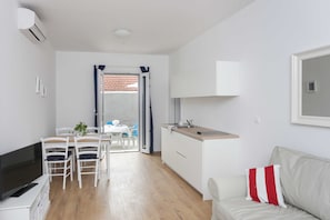Appartement (Comfort One-Bedroom Apartment with Te) | Salle à manger