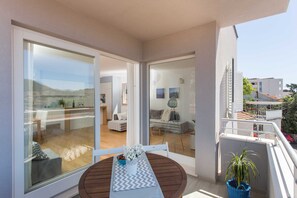 Apartment (Three-Bedroom Apartment with Balcony ) | Balcony