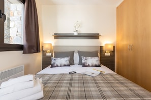 Iron/ironing board, cribs/infant beds, free WiFi, bed sheets