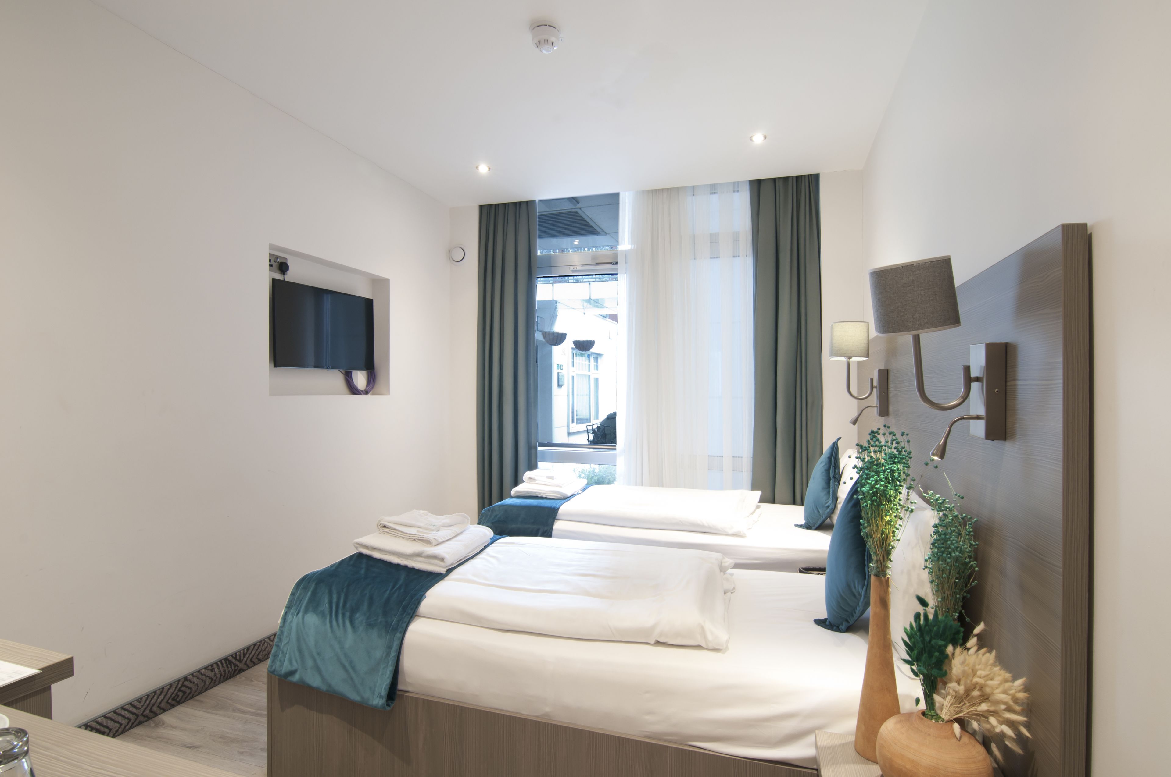 classic twin room, ensuite | egyptian cotton sheets, desk, free wifi, bed sheets