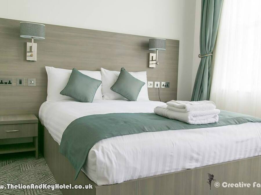 Sengetøy i egyptisk bomull, skrivebord, wi-fi (inkludert) og sengetøy