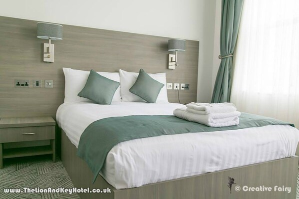 Egyptian cotton sheets, desk, free WiFi, bed sheets - The Lion & Key Hotel (London)