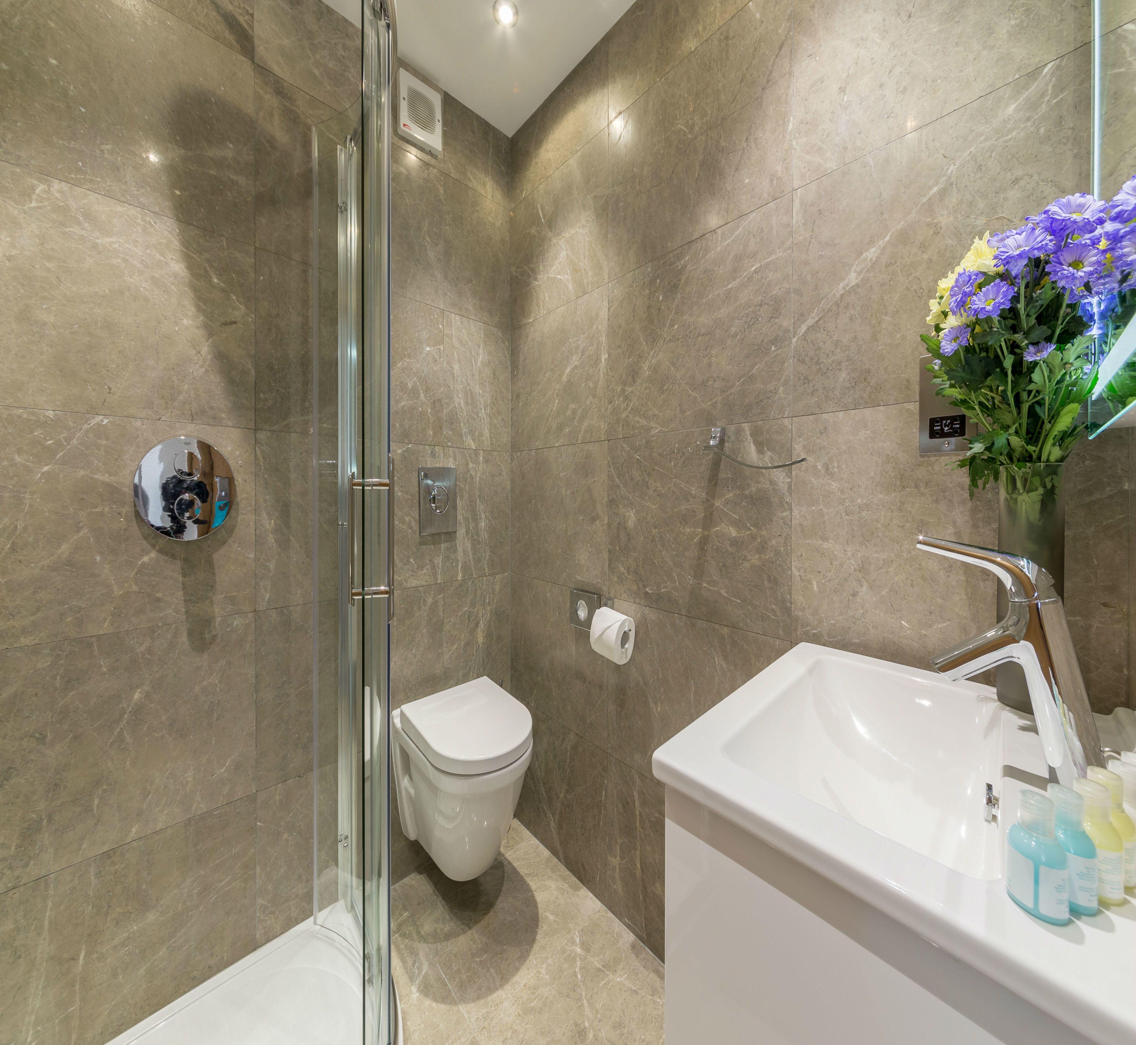 Double Room | Bathroom sink
